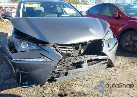 2021 Lexus Nx 300 z USA, uszkodzony, nr VIN JTJDARBZ9M2194808